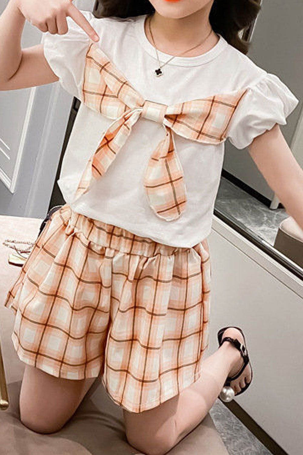 Kids Girls New Round Neck Short Sleeves Chest Bowknot Top with Plaid Shorts Summer Two Piece Set