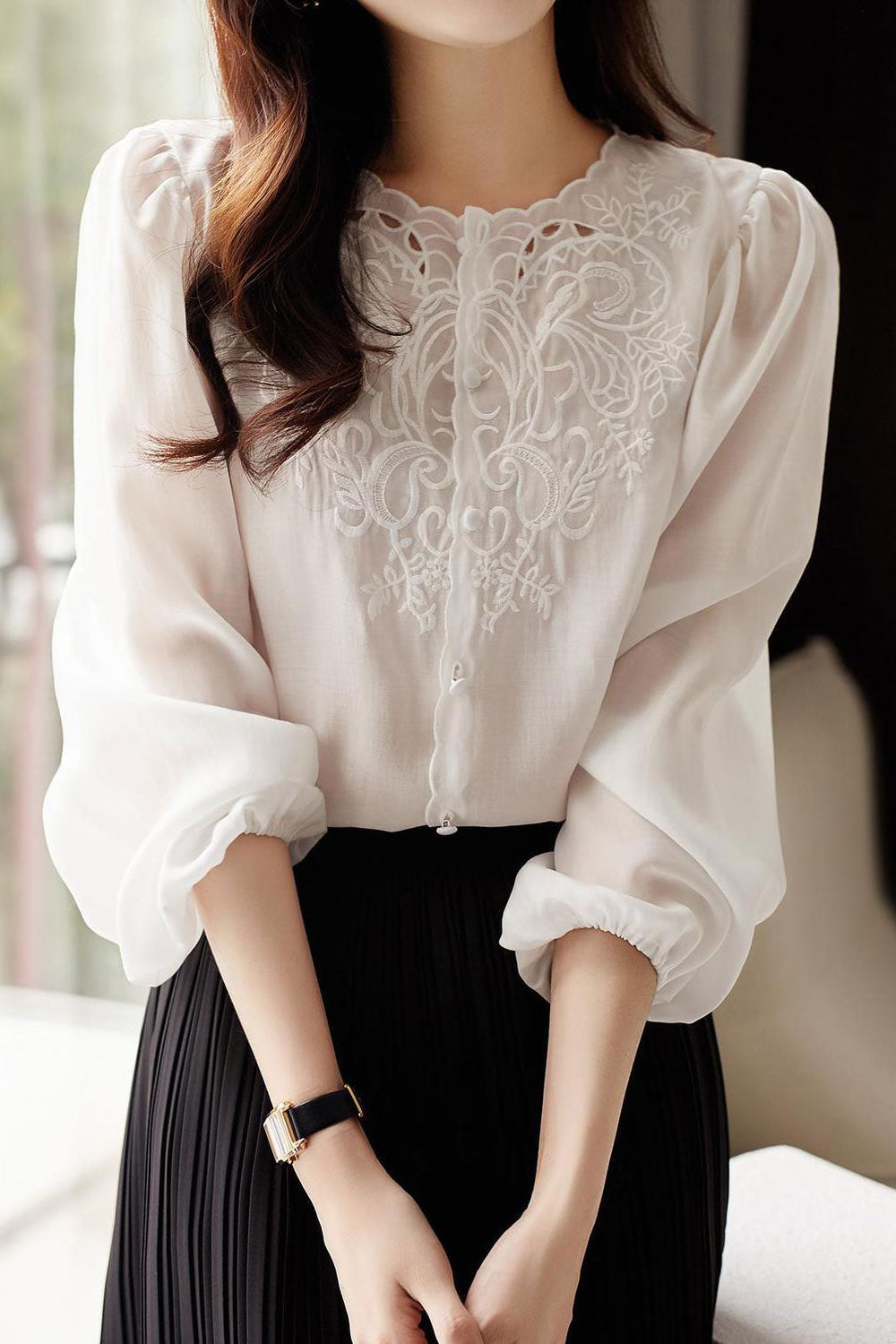 Women New Fashion Beautiful Round Neck Long Lantern Sleeves Elegant Positioning Embroidery Solid Color Summer Casual Lace Top