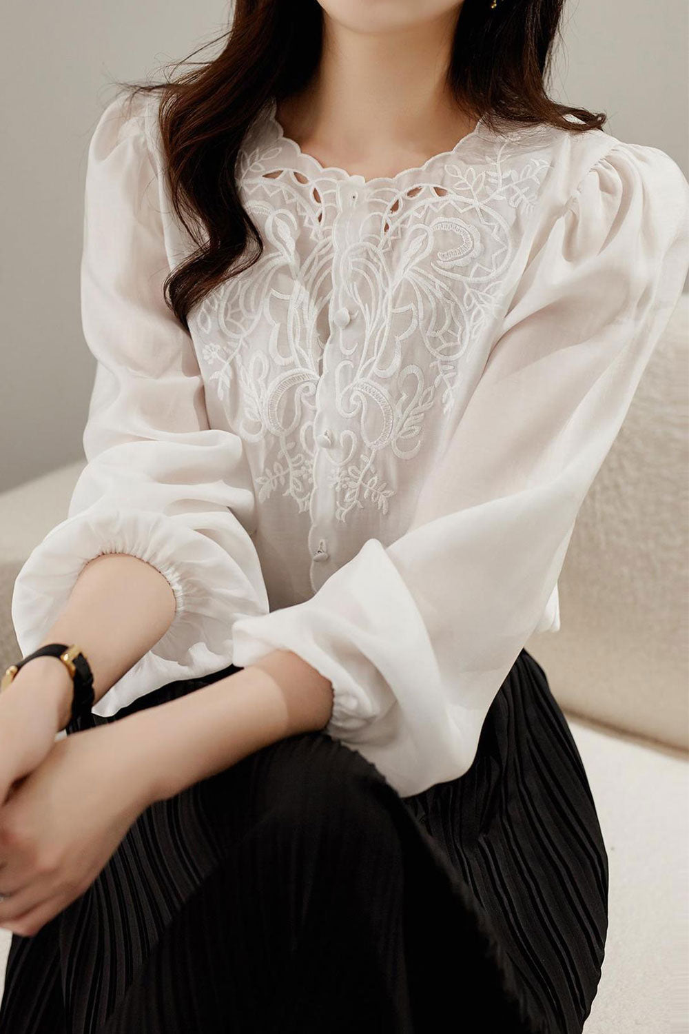 Women New Fashion Beautiful Round Neck Long Lantern Sleeves Elegant Positioning Embroidery Solid Color Summer Casual Lace Top