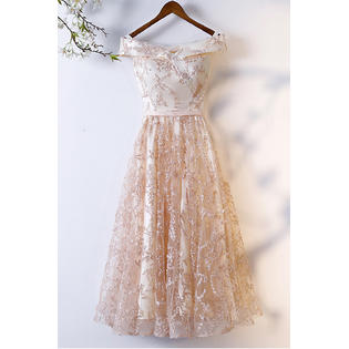Women Off Shoulder Lace Decorated Wedding Dress