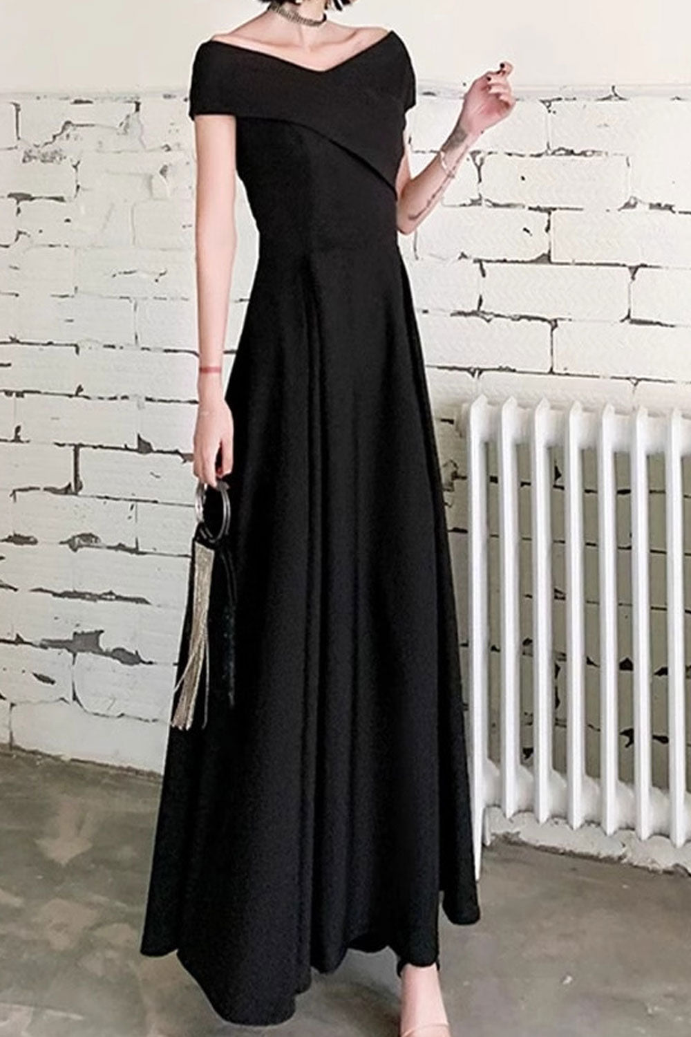 Elegant One-Shoulder Evening Dress for Women – Light Luxury, High-End Banquet & Host Gown, Temperament Niche Performance Dress