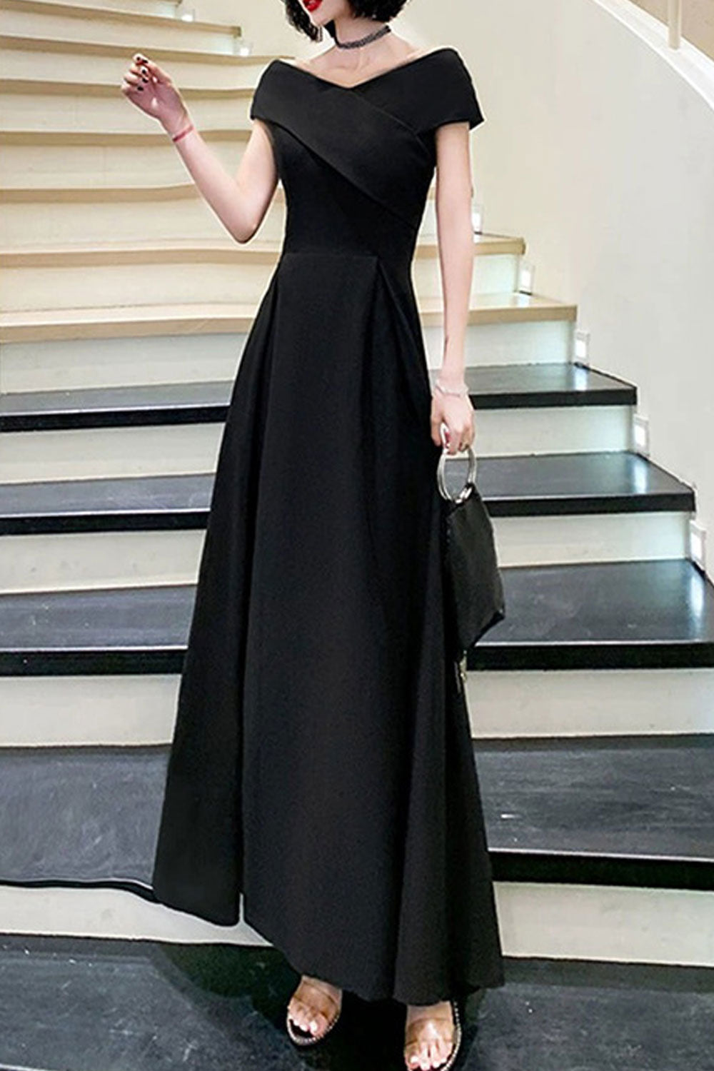 Elegant One-Shoulder Evening Dress for Women – Light Luxury, High-End Banquet & Host Gown, Temperament Niche Performance Dress