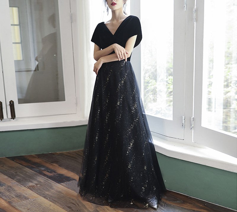 New Elegant Black Velvet Evening Dress for Women – Luxury Long Gown with Regal Aura, Perfect for Formal Events, Red Carpet & Hos