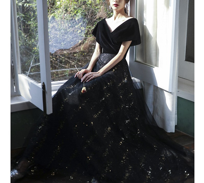 New Elegant Black Velvet Evening Dress for Women – Luxury Long Gown with Regal Aura, Perfect for Formal Events, Red Carpet & Hos