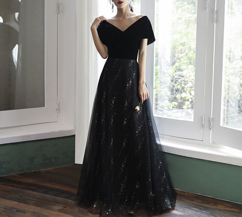 New Elegant Black Velvet Evening Dress for Women – Luxury Long Gown with Regal Aura, Perfect for Formal Events, Red Carpet & Hos