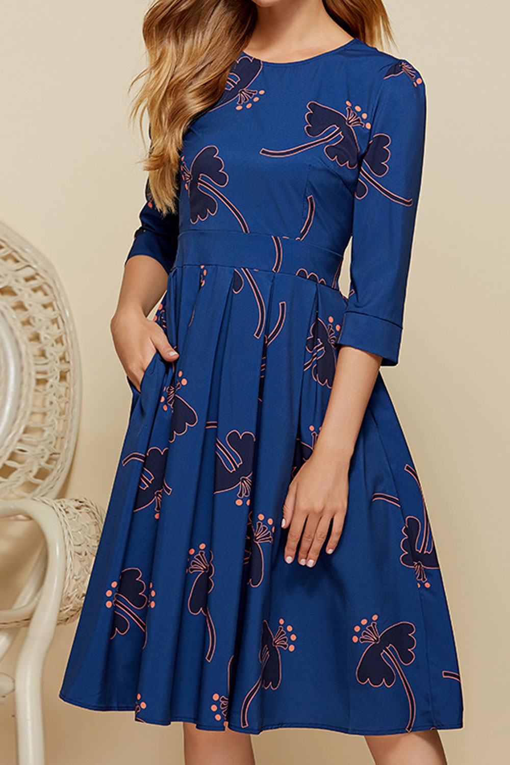 Women Mid Length Floral Printed Half Sleeve Comfy Round Neck Modern Party Dress