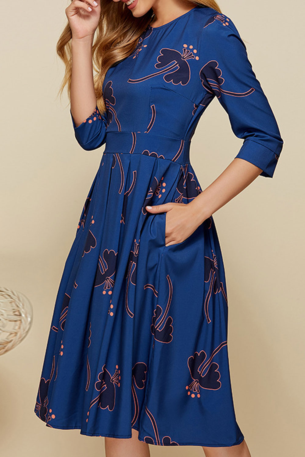 Women Mid Length Floral Printed Half Sleeve Comfy Round Neck Modern Party Dress