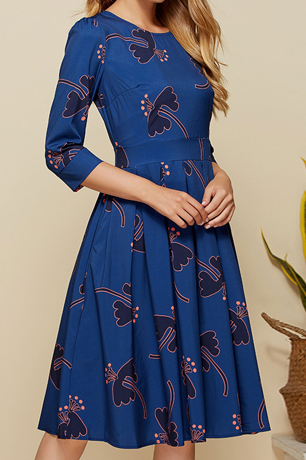 Women Mid Length Floral Printed Half Sleeve Comfy Round Neck Modern Party Dress