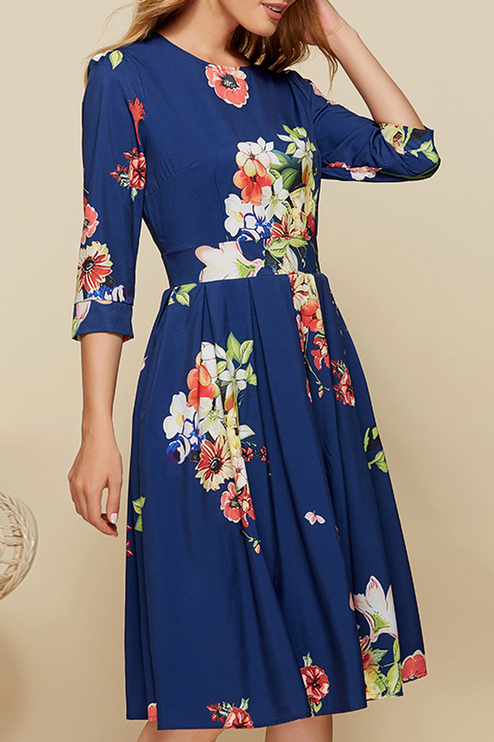 Women Magnificent Round Neck Floral Printed Pleated Breathable Dress