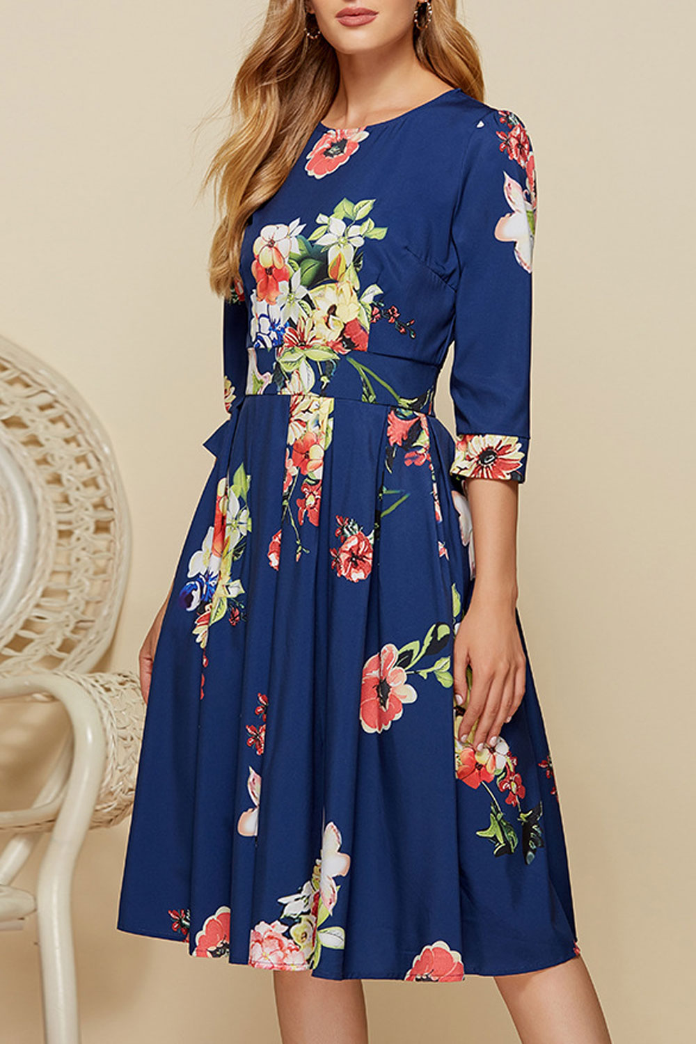 Women Magnificent Round Neck Floral Printed Pleated Breathable Dress