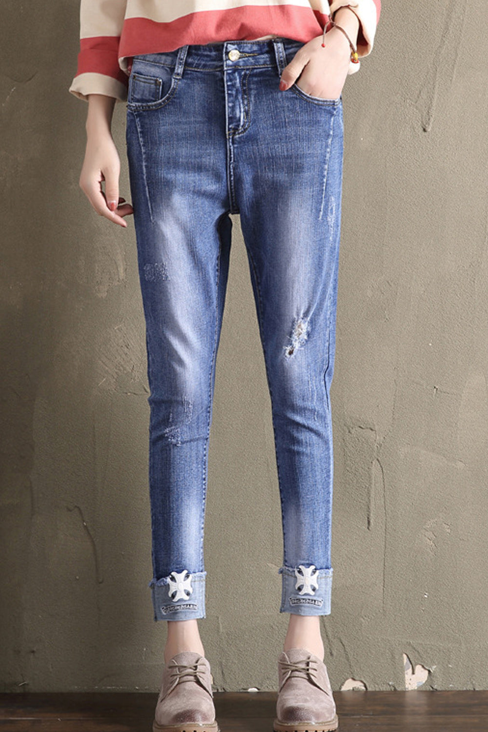 Women Elasticated Waist Pockets Styled Lovely Solid Colored Relax Fit Modern Denim Jeans