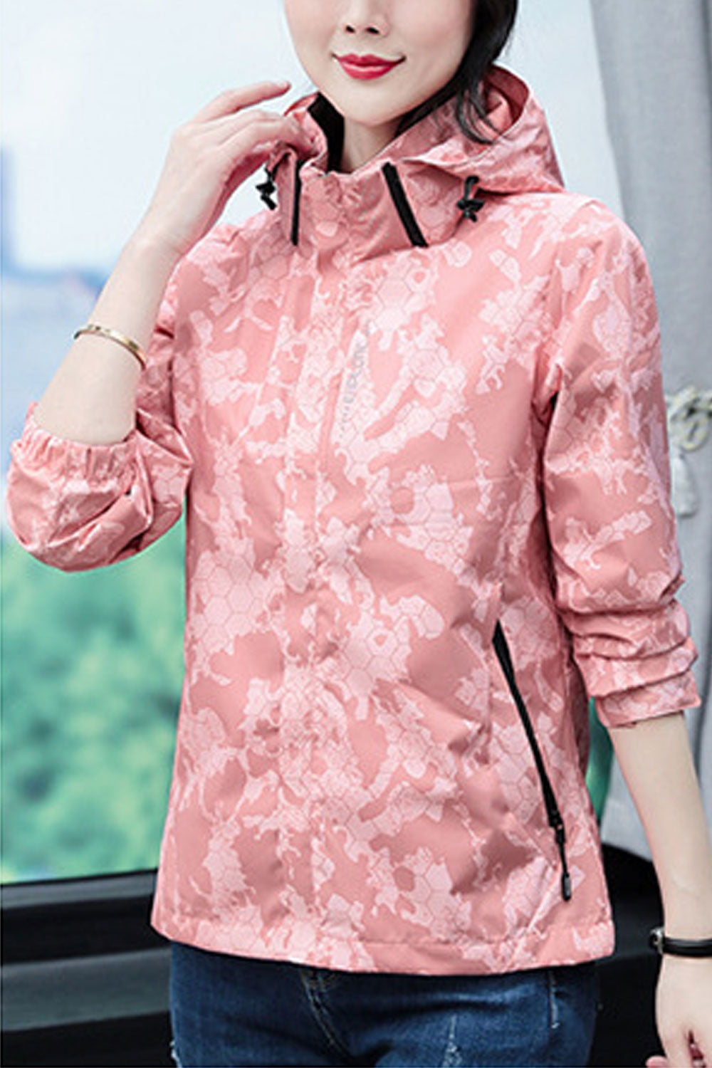 Women Printed Hooded Neck Ribbed Cuff Slash Zippered Pocket Winter Casual Jacket