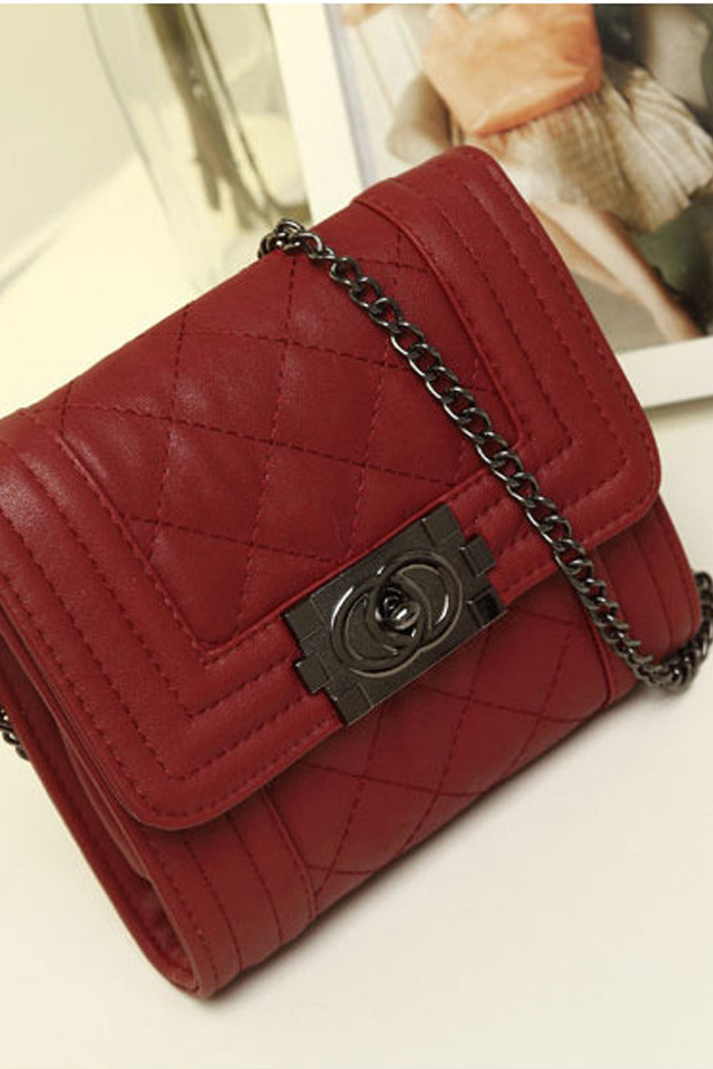 Women's Quilted Retro Look Red Shoulder Bag With Metal Chain And Double Loop Buckle