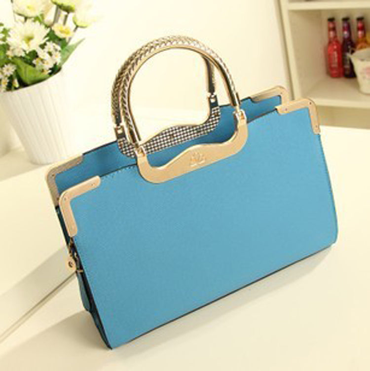 Women's Stylish Look Blue Hand Bag Shoulder Bag With High Quality Metal Fitting