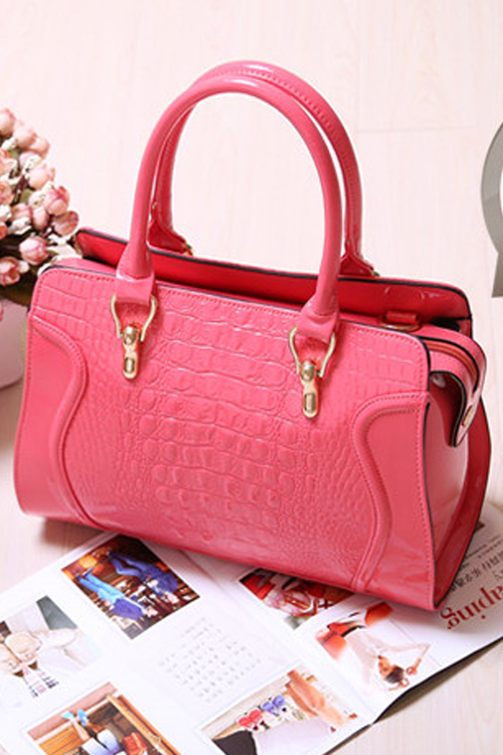 Women's Crocodile Patent Leather Evening Handbags Pink