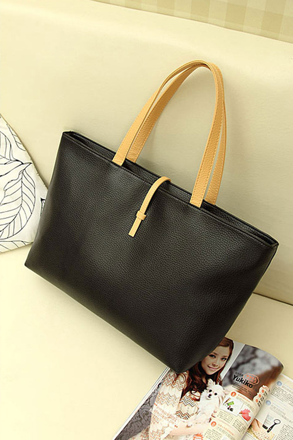 Decent Look Black Hand Bag With Small Purse