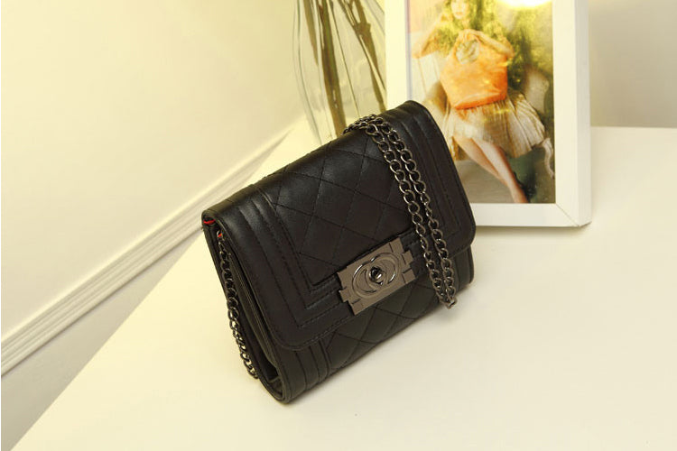 Women's Quilted Retro Look Black Shoulder Bag With Metal Chain And Double Loop Buckle