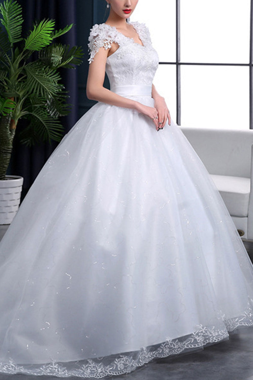 Women V-Neck Lace Decorated Small Sleeve Wedding Dress