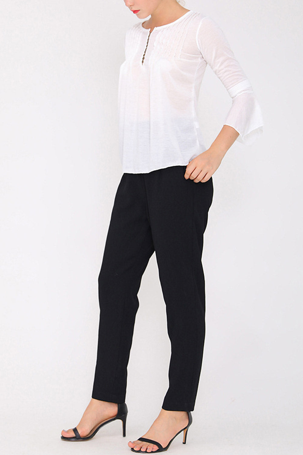 Women Long Sleeved Solid Pleated Top