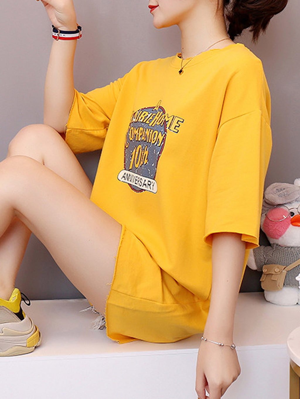 Women Loose Elbow Sleeve Graphic Casual Top