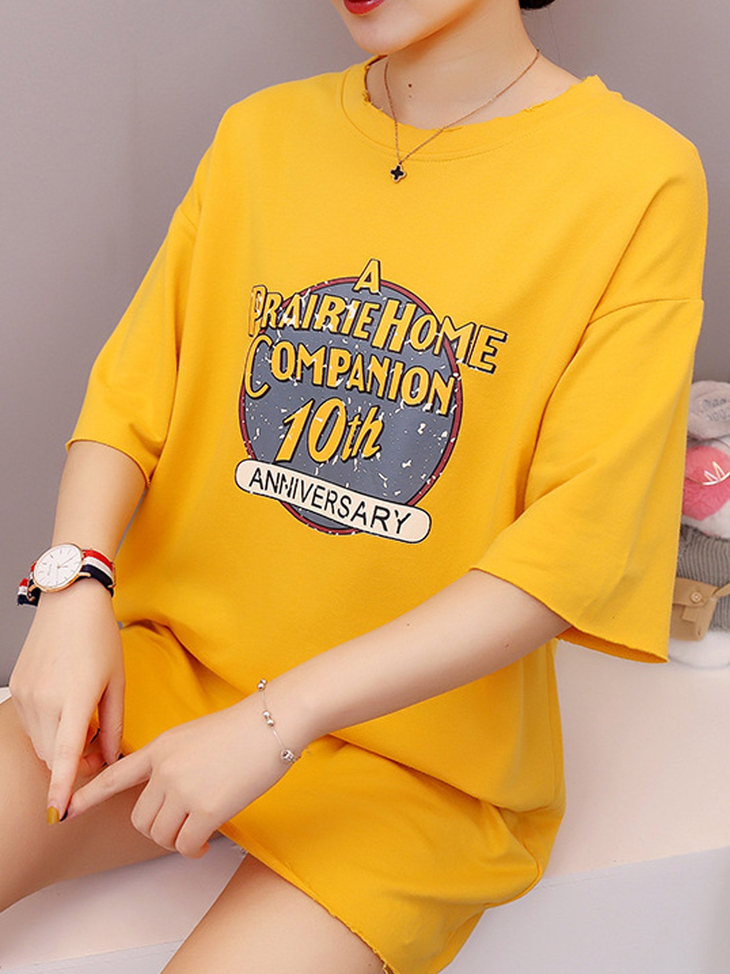 Women Loose Elbow Sleeve Graphic Casual Top
