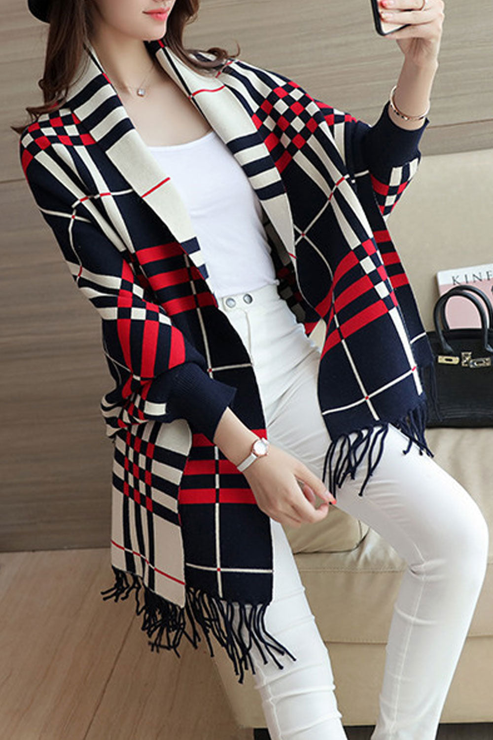 Women Classy Striped Pattern Tassel Decorated Warm Shawl
