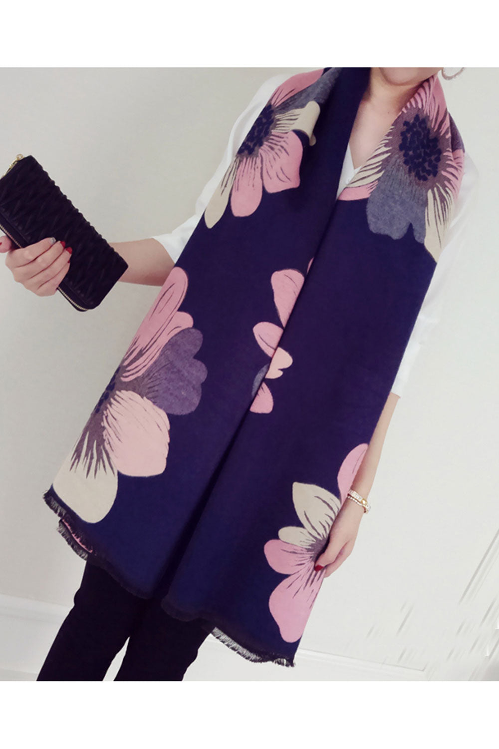 Women Flawless Flower Pattern Thick & Warm Shawl