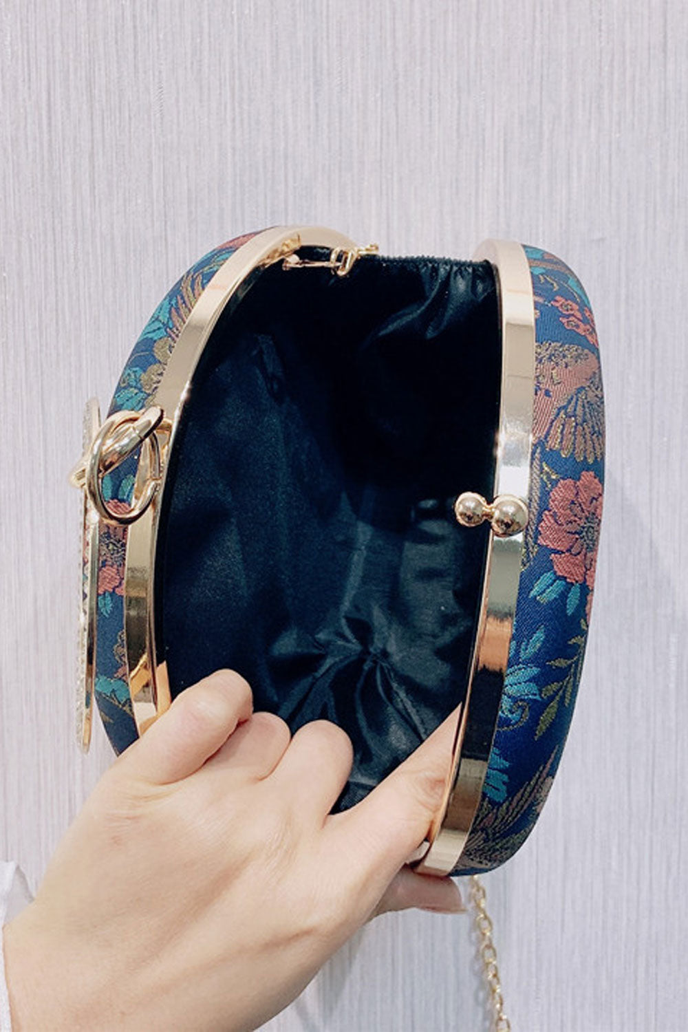 Women Fashionable Embroidered Pretty Clutch Handbag