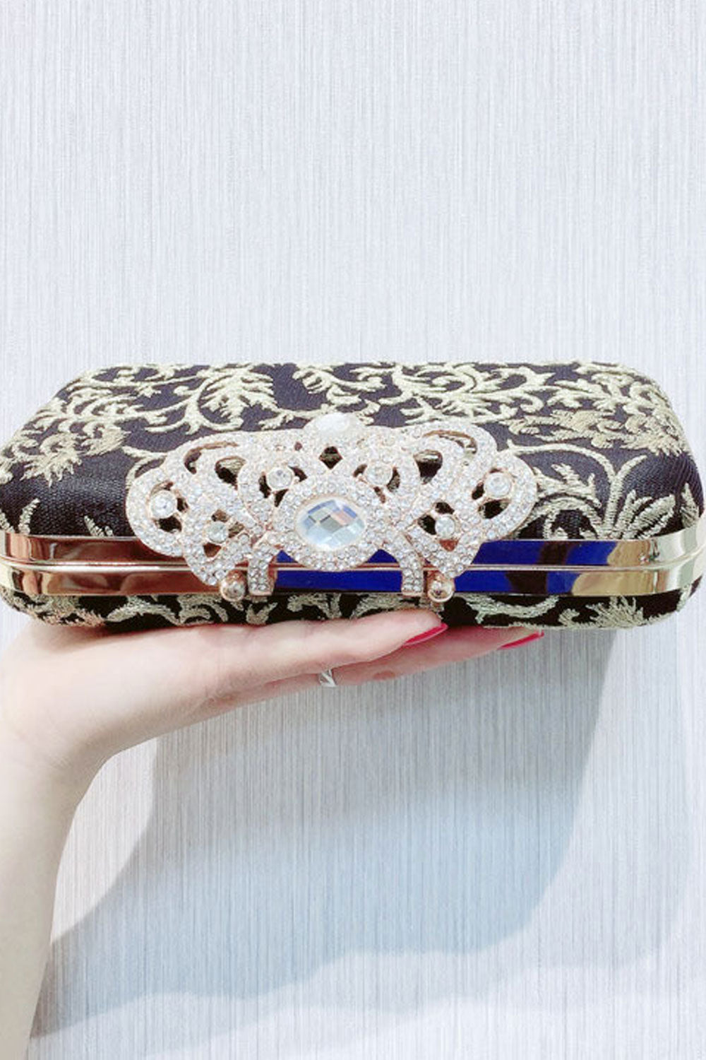 Women Elegant Embroidered Shoulder Clutch Bag
