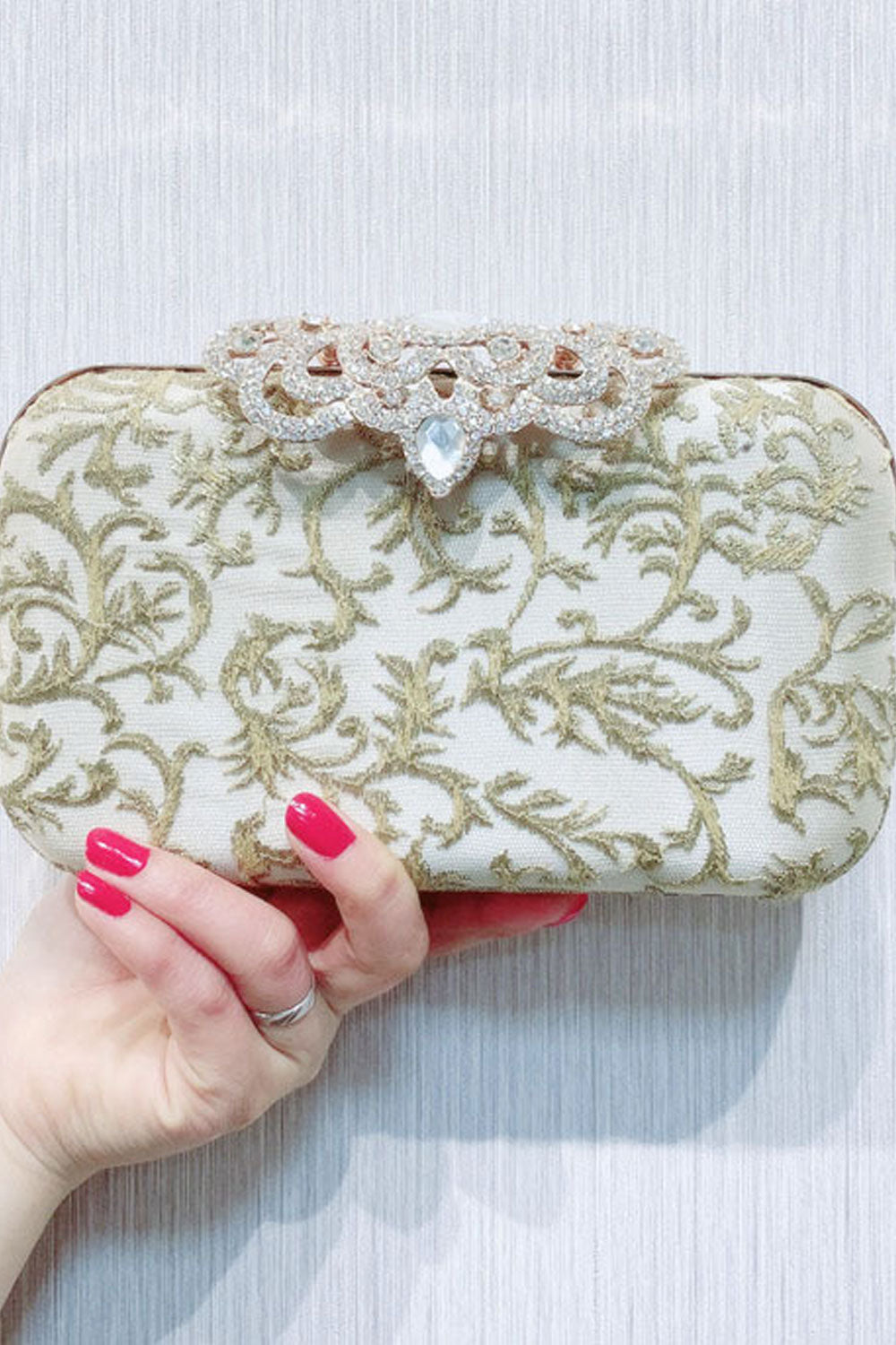 Women Elegant Embroidered Shoulder Clutch Bag
