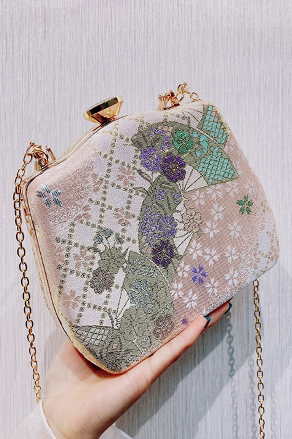 Women Embroidered Antique Style Evining Hanbag