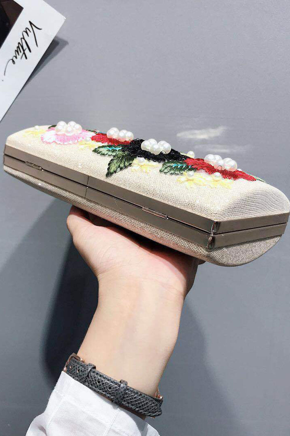 Women Flower Embroidered shiny Bride Clutch Bag