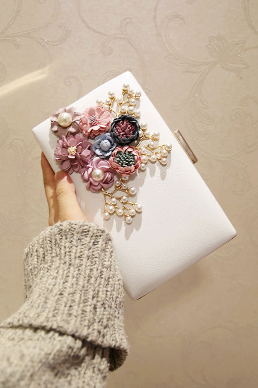 Women Fashion Pearl Flower Clutch Mini Bag