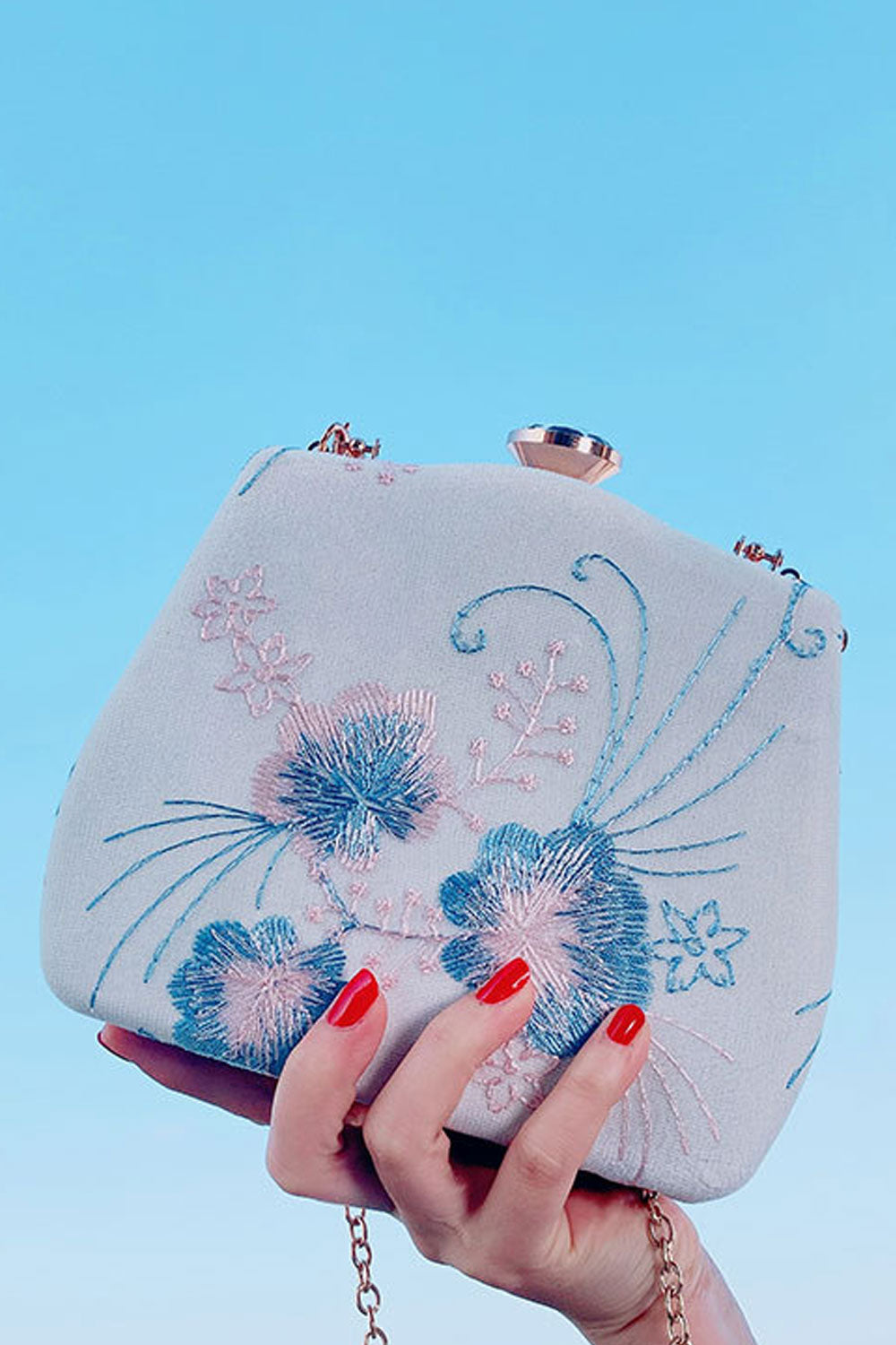 Women Embroidered Antique Style Casual Handbag