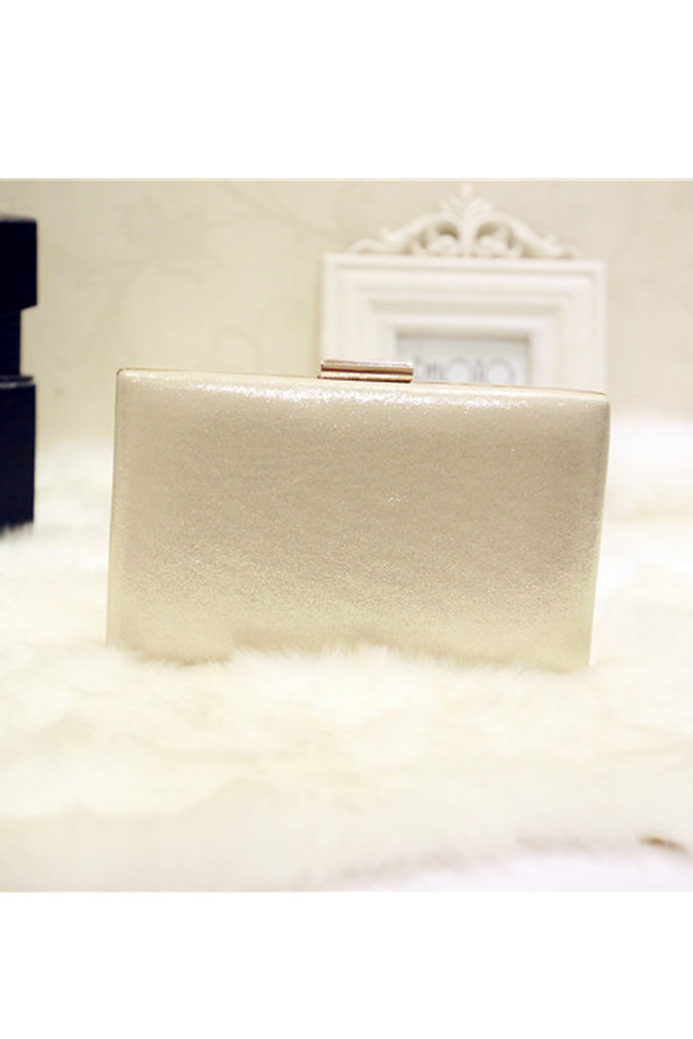 Women Fascinating Strap Clutch Small Hanbag