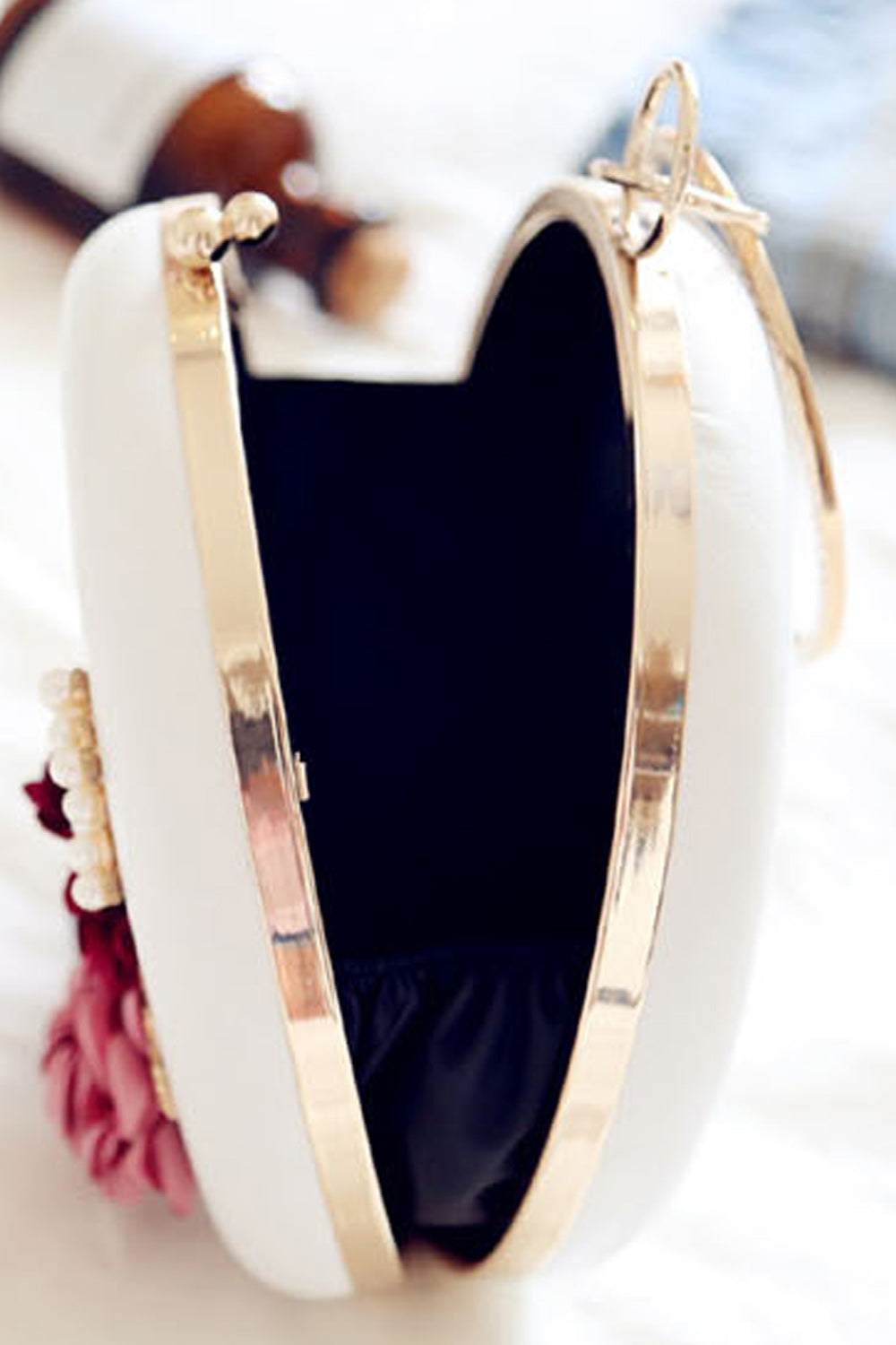 Women Solid Color Flower Decorated Round Clutch