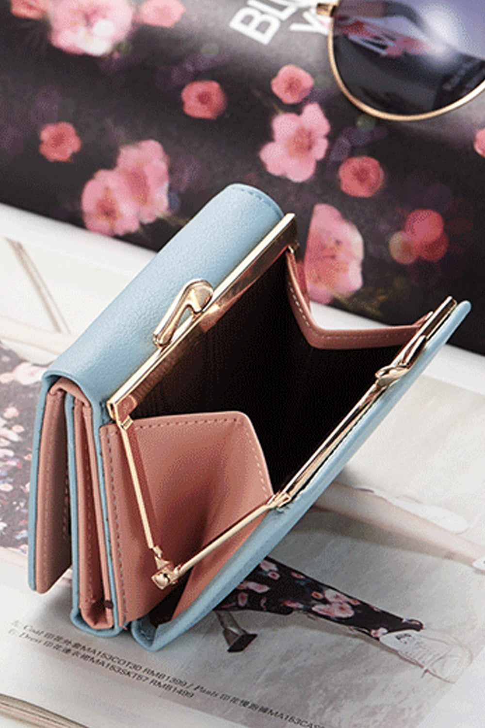 Women Tiny Heart Zipper Closure Two Folds Wallet
