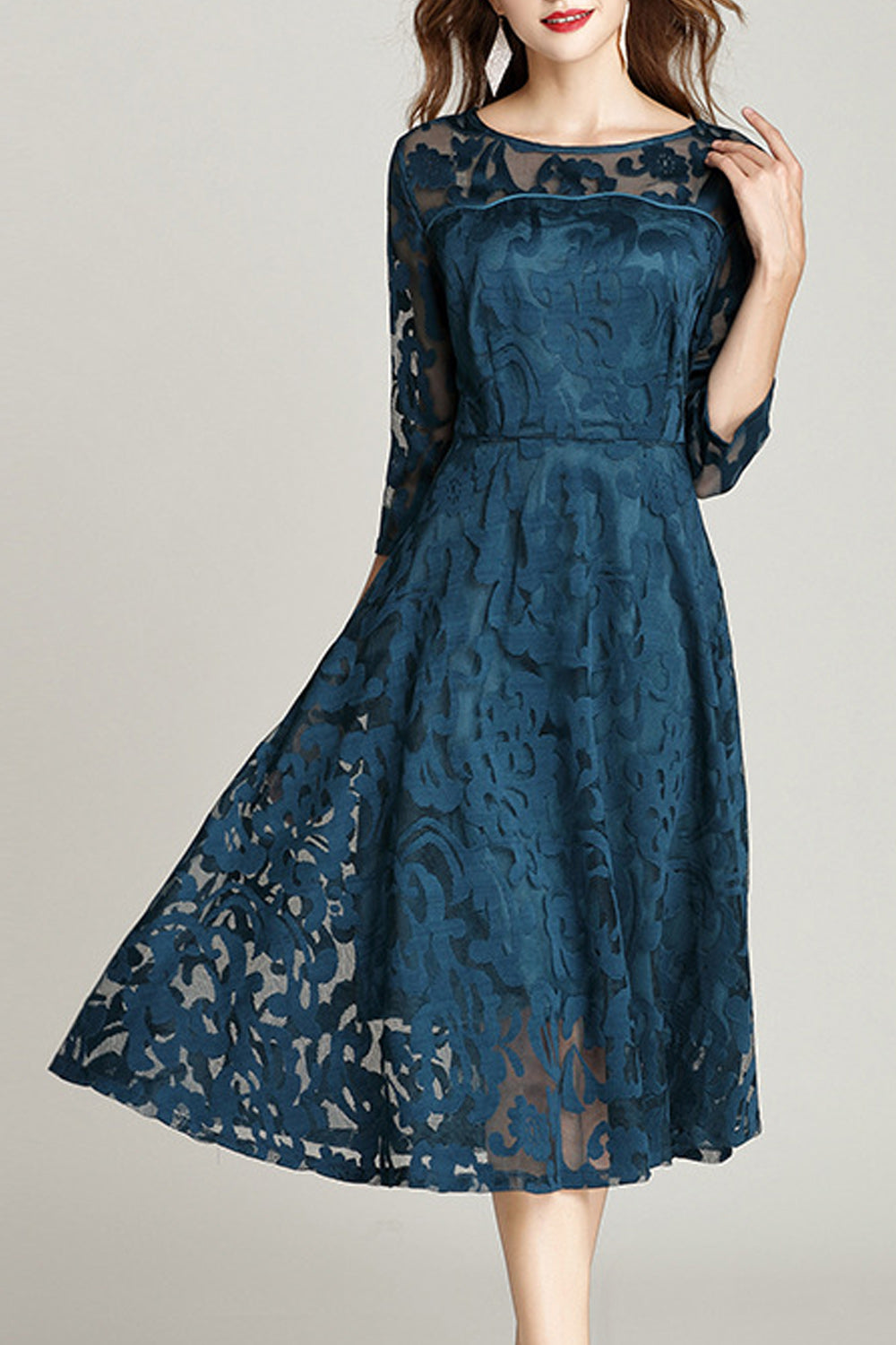 Women Beautiful Lace Pattern Round Neck Solid Color Dress
