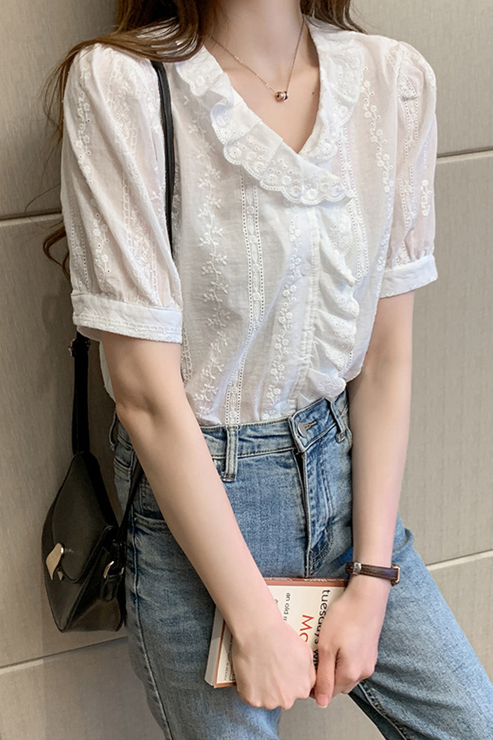 Womn Pretty Embroidered Style Short Sleeve Comfortable Shirt