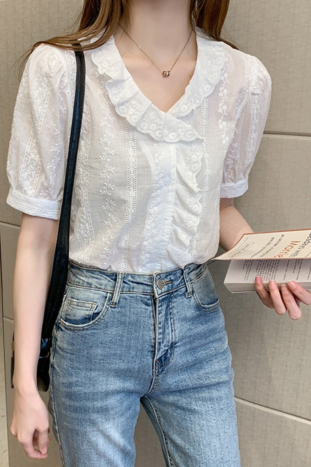 Womn Pretty Embroidered Style Short Sleeve Comfortable Shirt