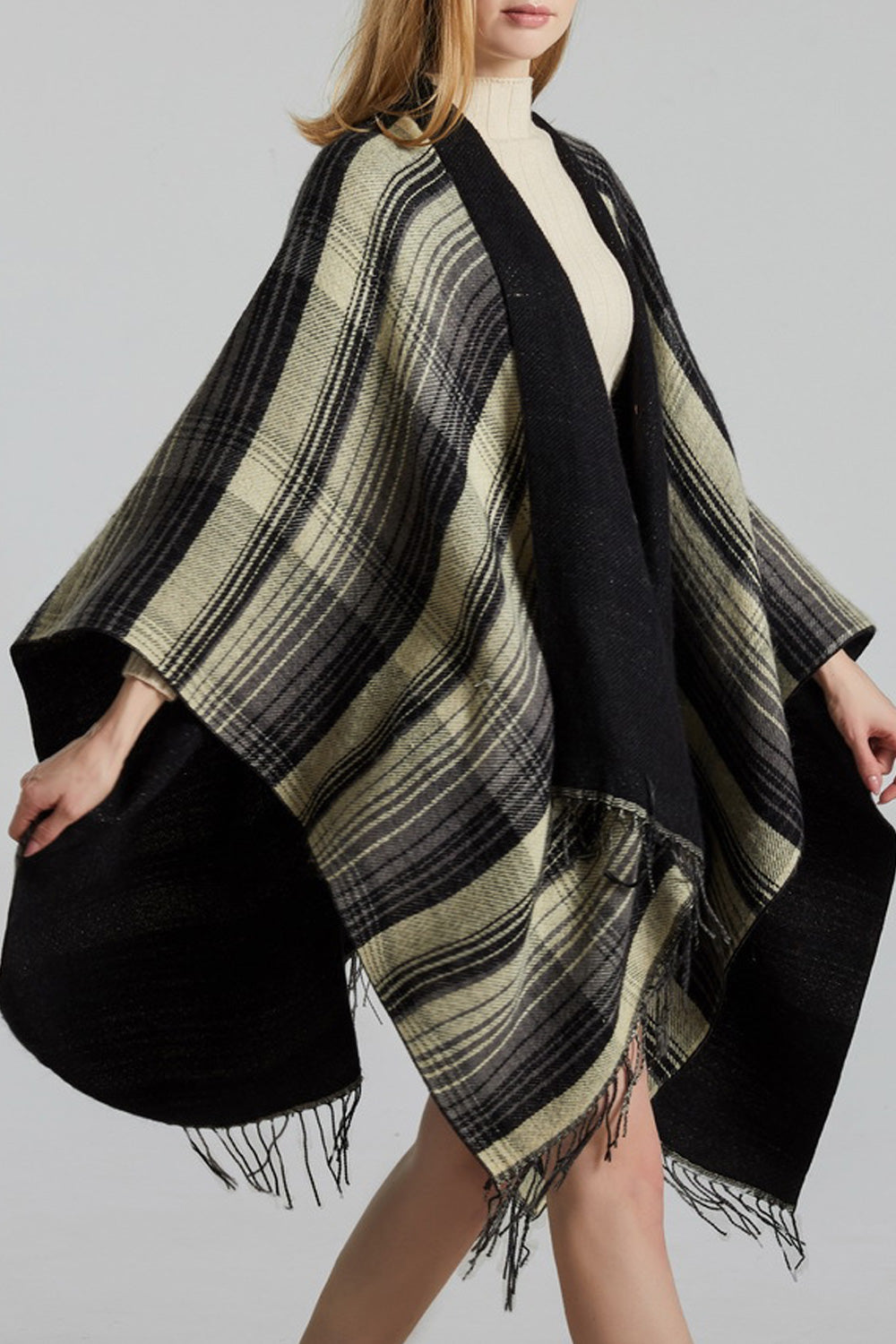 Women Beautiful Tassel Decorated Plaid Style Warm Shawl