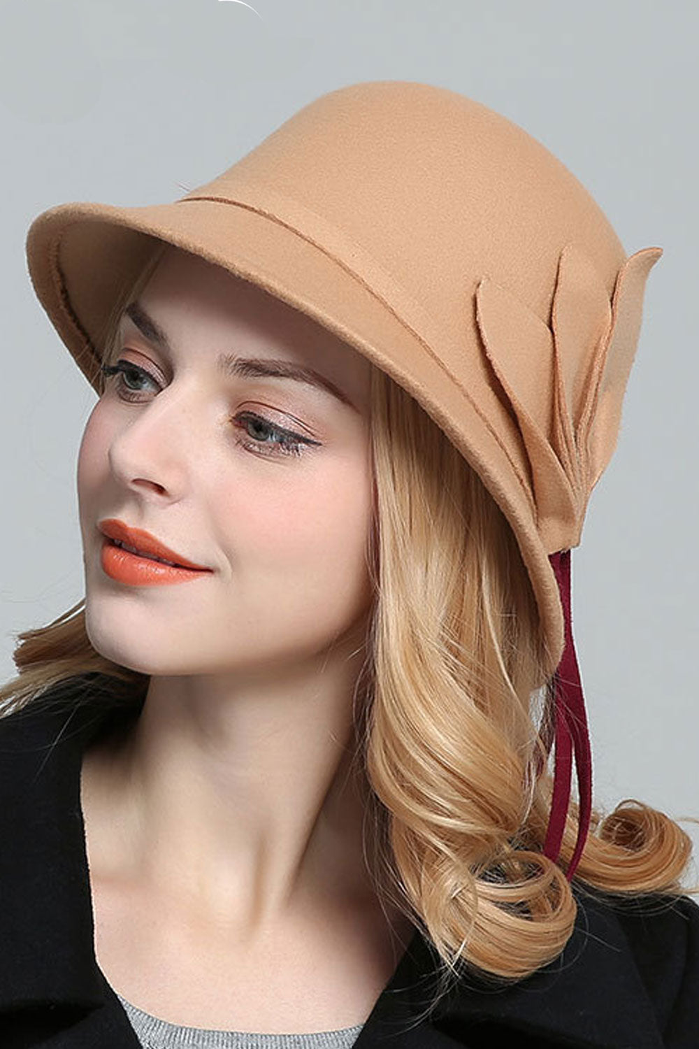 Women Dome Style Leaf Decorated Warm Beret Hat