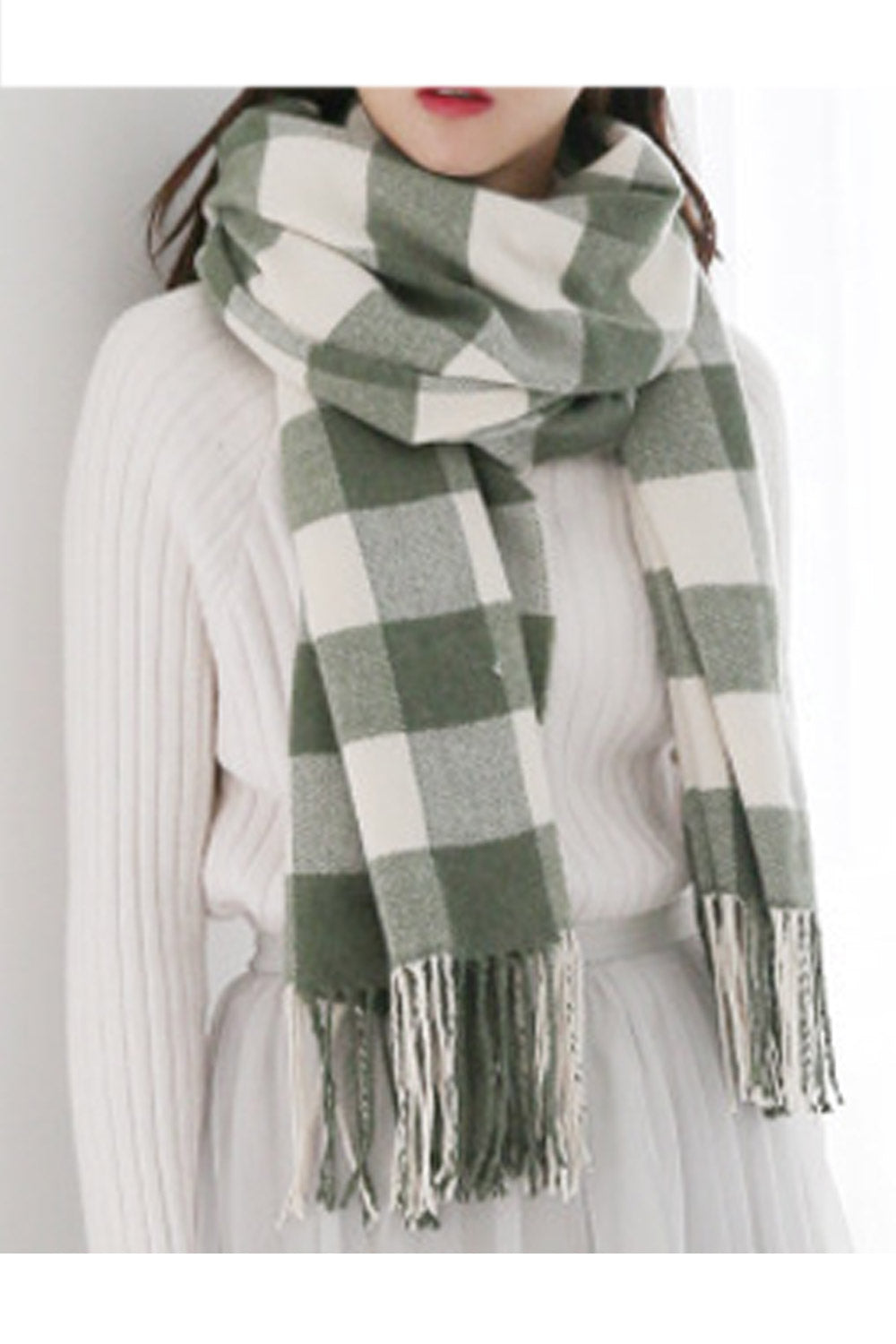 Women Tassel Hem Lovely Plaid Pattern Warm Muffler