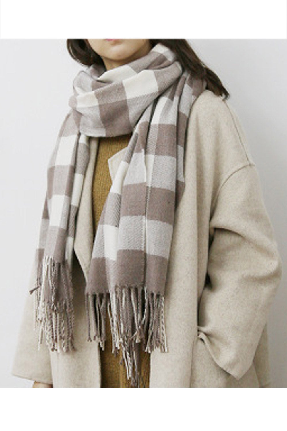 Women Tassel Hem Lovely Plaid Pattern Warm Muffler