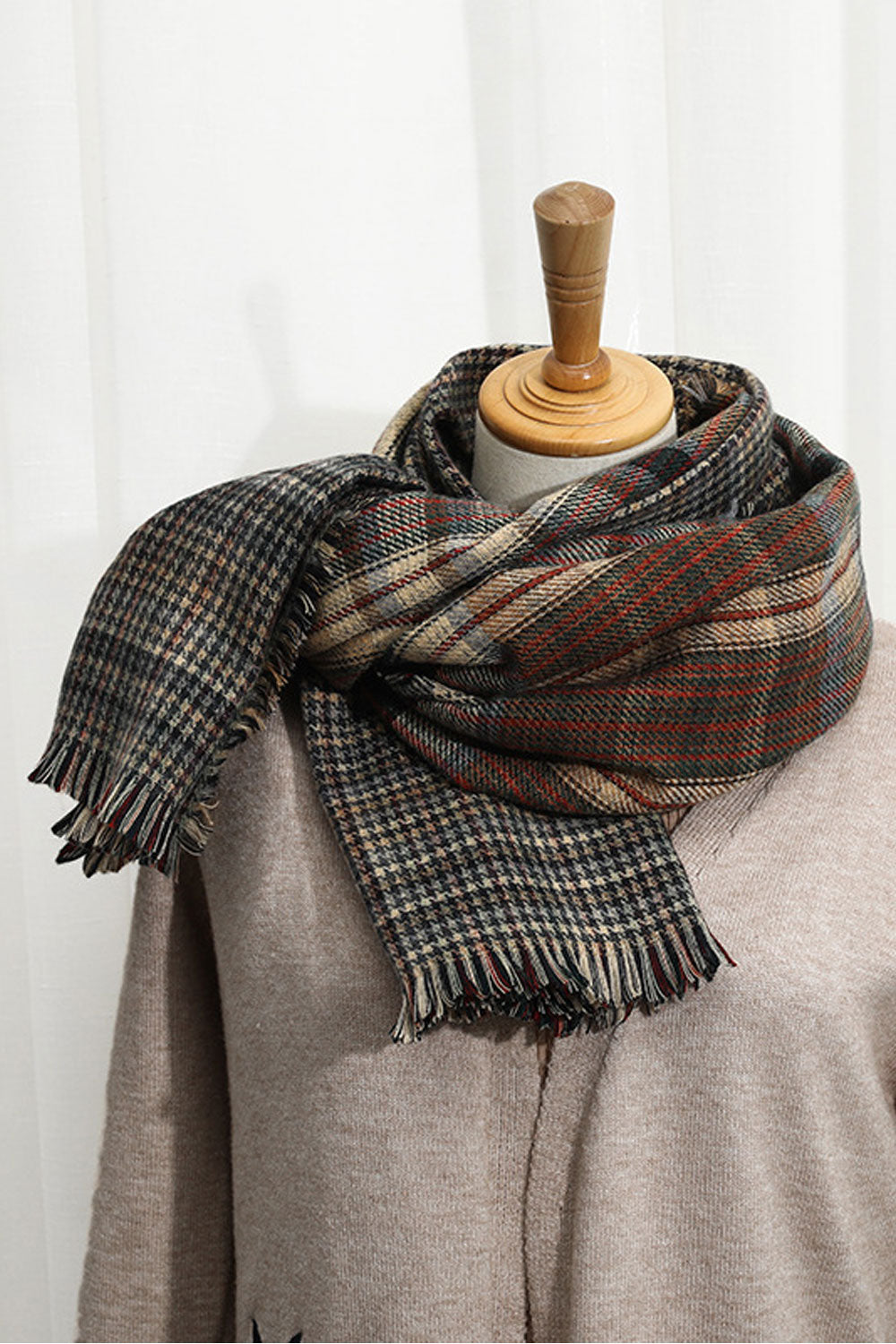 Women Plaid Pattern Comfortable Cozy Muffler