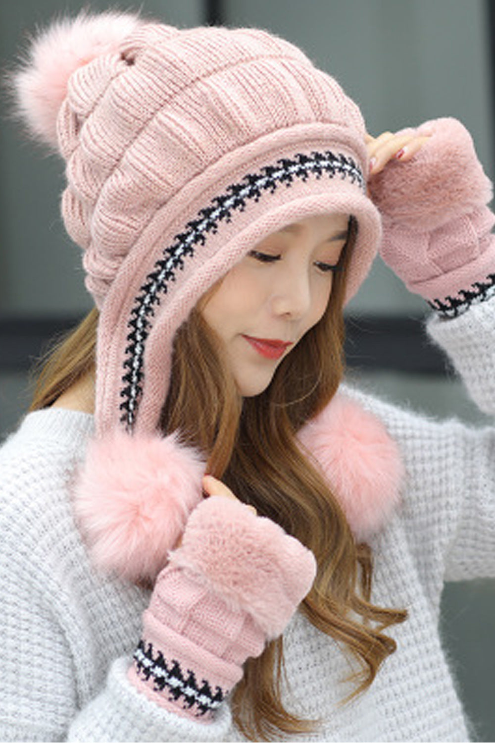 Women Soft Hair Ball Beautiful Winter Wind Breaker Knitted Hat