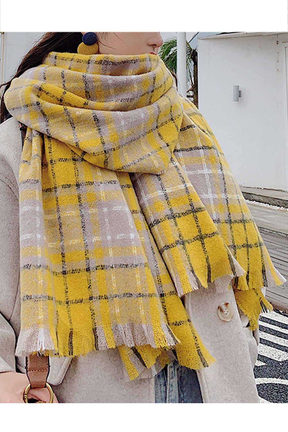 Women Plaid Style Warm Long Length Comfortable Muffler
