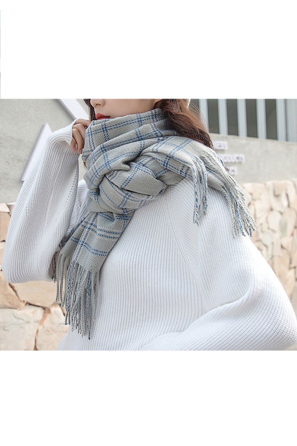 Women Winter Warm Plaid Pattern Lovely Tassel Decorated Muffler