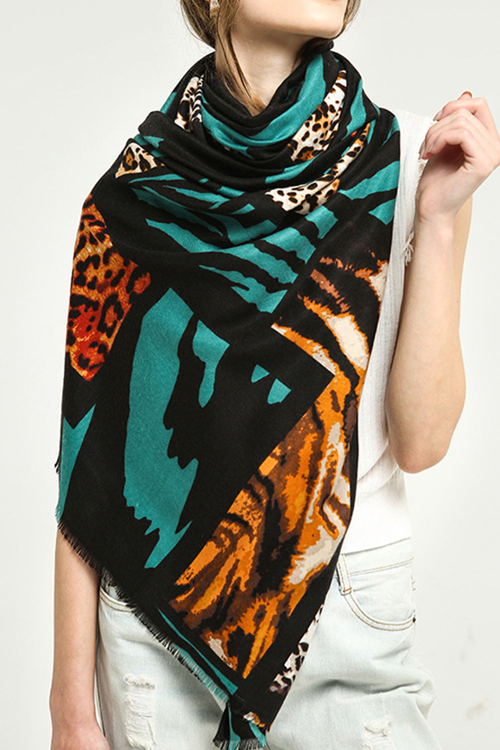 Women Fashionable Printed Pattern Autumn & Winter Season Muffler