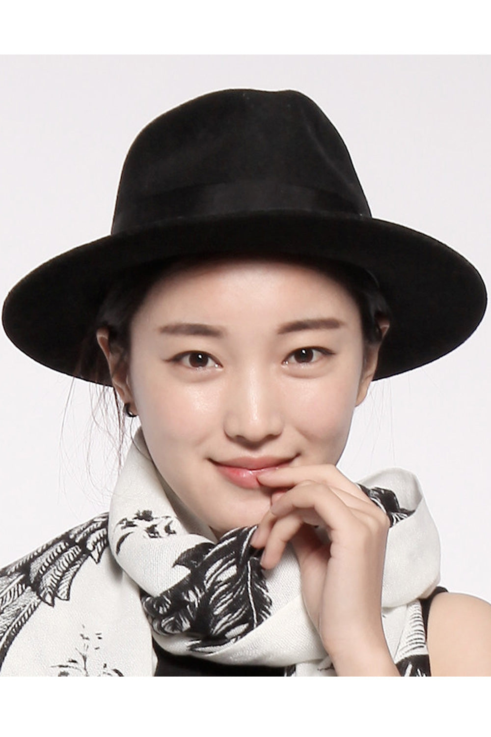 Women Solid Pattern Classy Casual Beret Hat